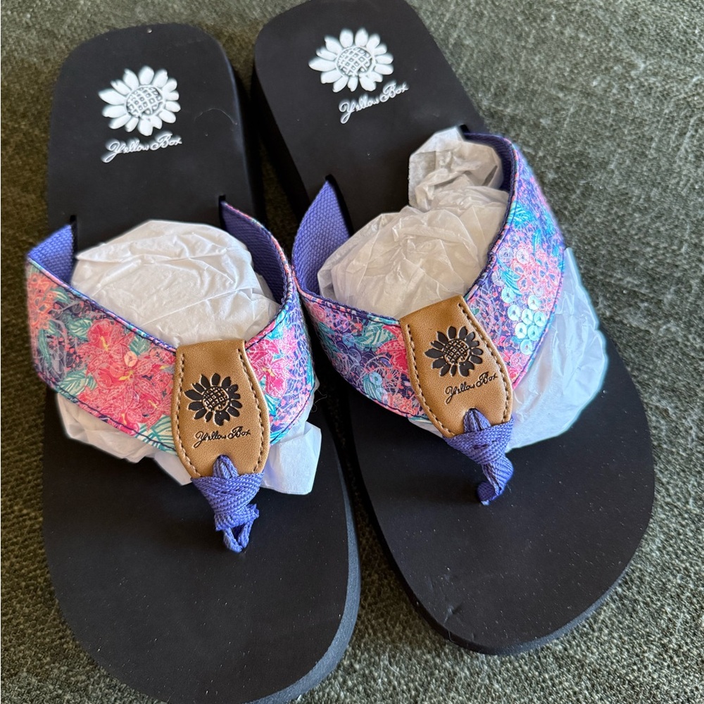 Yellowbox Paislee flip flops - Purple Sandals - New w/o Box/Tag - Comfy 7.5
